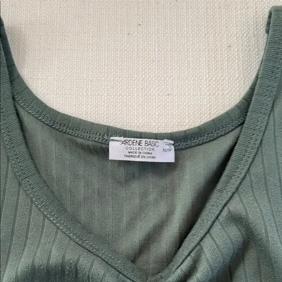 Green Sleeveless Ribbed Top - Picture 2 of 3